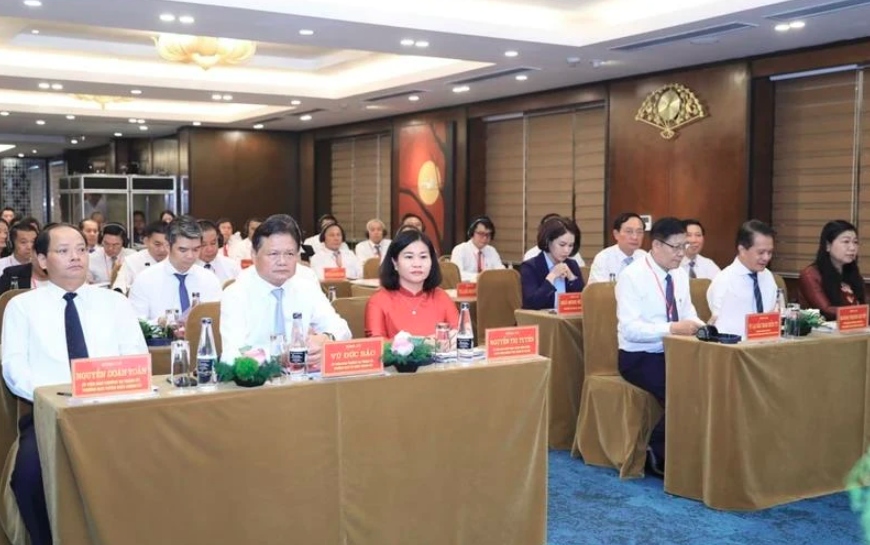 Hanoi opens Party work course for Vientiane officials